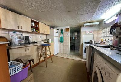 Casa saseasca de vanzare, curte, gradina, teren 3000 mp - Ji - 12