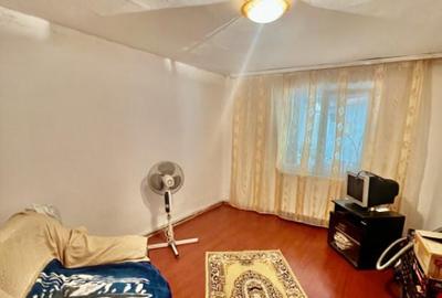 Casă cu 3 camere cu Canalizare în Central - 1