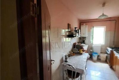 LIPOVEI - ETAJ 1 - CENTRALA PROPRIE - 4 camere - 2 bai - 2 balcoane - DECOMANTAT