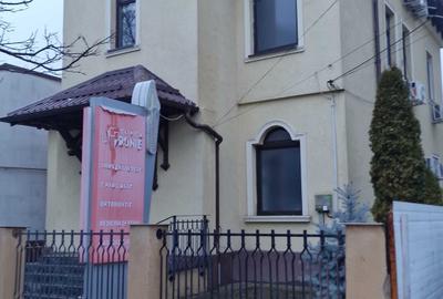Spațiu comercial, de 97 mp, în Central - 4