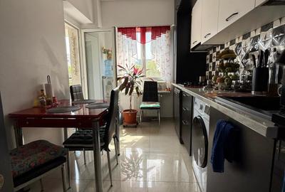 Apartament 3 camereaa- decomandat-77mp-Strada Luica Sector 4 - 11