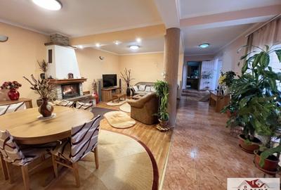 Casă individuală cu 5 camere cu Canalizare în Central - 2