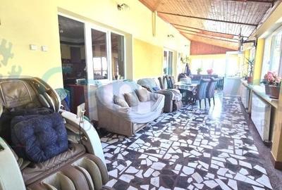 Casă individuală cu 8 camere cu Canalizare în Sânmartin - 1