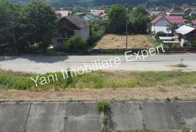 Teren de 393 mp, în Central - 9