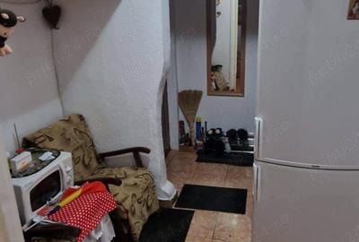 Ap 2 Cam,la cheie,semimobilat,semiutilat,45mp,etaj1,balcon,Centrala termica,termoizolata - 2