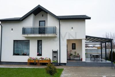 Casă individuală cu 4 camere cu Canalizare în Central - 1