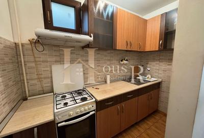 Cladire istorica.Centrala proprie.Curte amenajata cu spatiu verde - 11