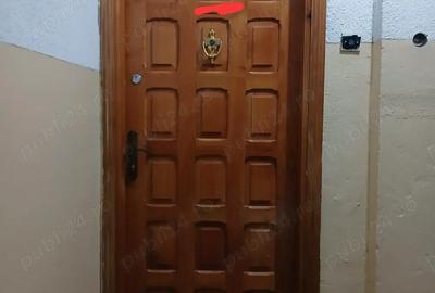 Apartament cu 3 camere decomandat în Eremia - 1