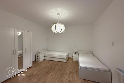 Casă cu 9 camere cu Canalizare în P-ța Unirii - 2