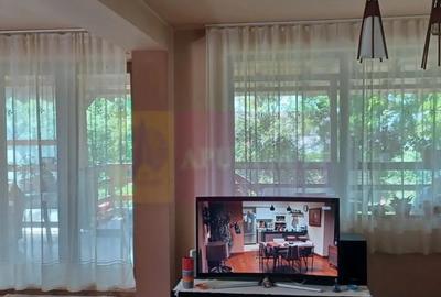 Casă cu 5 camere cu Teren 578 Mp în Joița