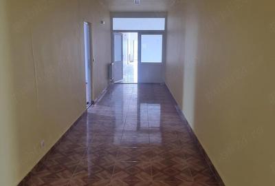 Spațiu comercial, de 10,000 mp, în Central - 9