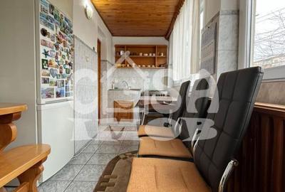 Apartament cu 3 camere semidecomandat în Micro 8 - 4