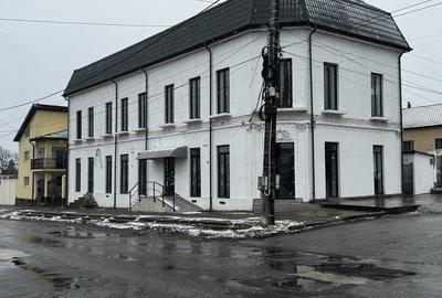 Casă cu 4 camere cu Teren 300 Mp în Central - 6