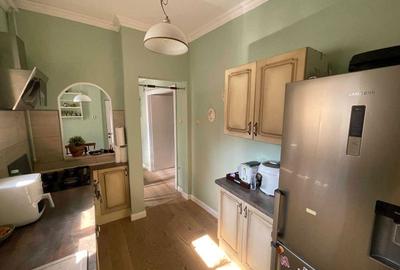 Apartament cu 3 camere semidecomandat în Victoriei - 1