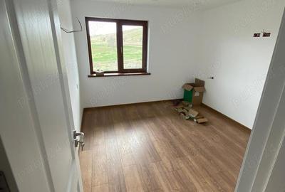 Casă cu 3 camere cu Teren 470 Mp în Central - 9