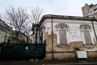 Casă individuală cu 16 camere cu Canalizare în Unirii - 2