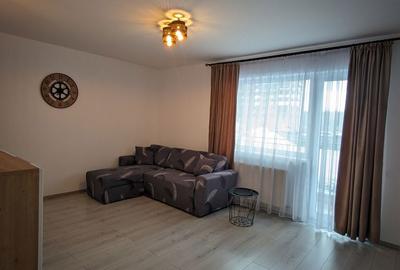 Apartament cu 3 camere decomandat în Tractorul - 3