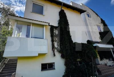 Casă cu 8 camere în Central - 9