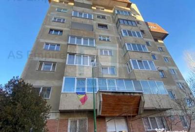 Apartament cu 3 camere decomandat în Răcădău - 1