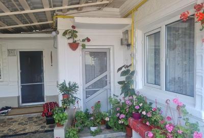 Casă cu 3 camere cu Teren 375 Mp în Central-Piață - 2
