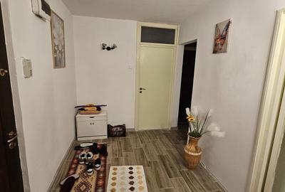 Apartament cu 3 camere decomandat în Hipodrom 3 - 1