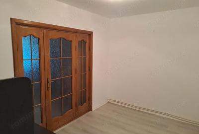 Apartament cu 2 camere decomandat în Bârlad - 2