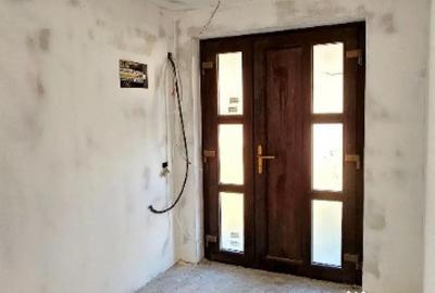 Casă cu 5 camere cu Teren 1400 Mp în Central - 2