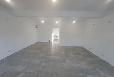 Spațiu comercial, de 50 mp, în Lumina - 9