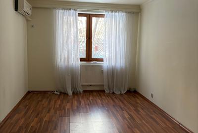 Apartament cu 2 camere semidecomandat, mobilat în Ștefan cel Mare