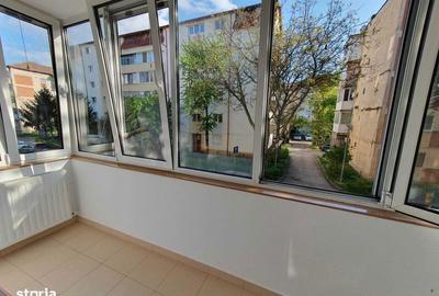 Apartament cu 3 camere decomandat în Cetății