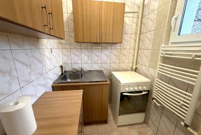 Bld 1 Decembrie 1918 - Str Postavarul - garsoniera - etaj 1/10 - bloc reabilitat - 3