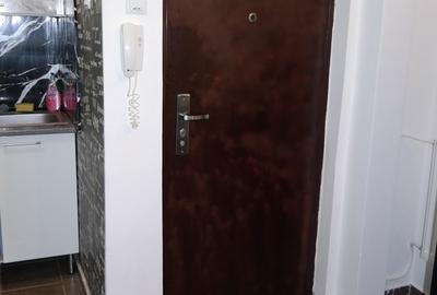 Eroii Revolutiei,exact gura de metrou,ocazie unica! - 1