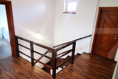 Casă cu 5 camere cu Teren 1000 Mp în Central