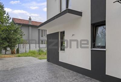 Casa cu 3 dormitoare + birou, curte ?i terasa generoas... - 1