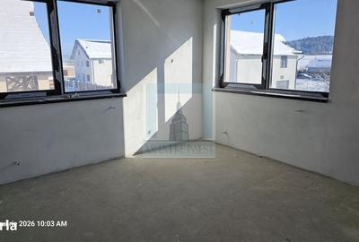 Casă individuală cu 7 camere cu Canalizare în Sânpetru - 4