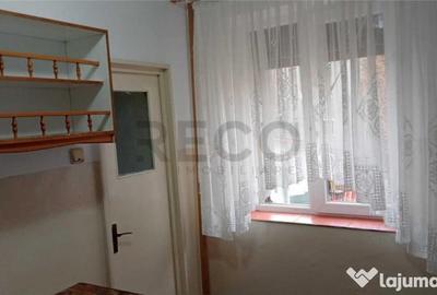 Apartament cu 3 camere decomandat în Aleșd - 6