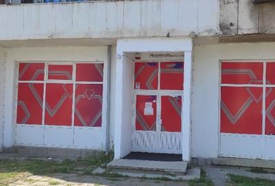 Sau inchiriez spatiu comercial in Vulcan b-dul. Mihai Viteazul - 5