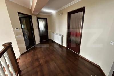 Casă cu 7 camere cu Teren 500 Mp în Central - 11