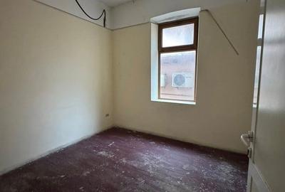 Casă cu 7 camere cu Canalizare în Ultracentral - 3