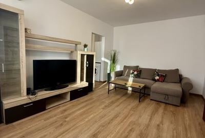 Apartament cu 2 camere semidecomandat, mobilat în Pajura
