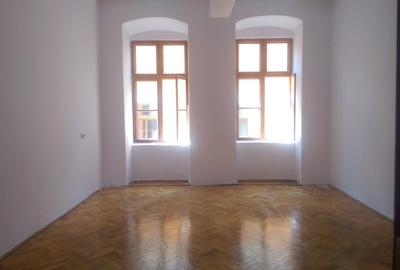 Birou, 26.27 mp în Ultracentral