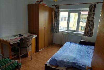 Apartament cu 3 camere decomandat în Micro 2 - 2