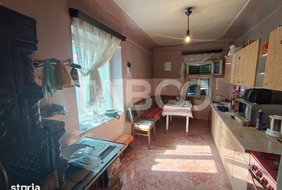 Casă cu 4 camere cu Teren 300 Mp în Roșia - 4