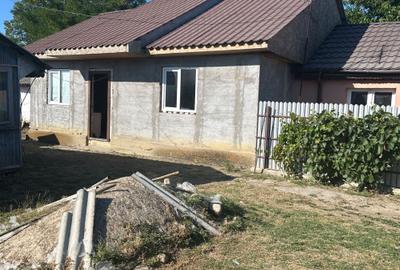 Casă cu 3 camere în Bogza - 4
