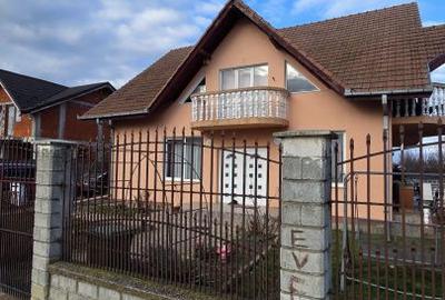 Casă cu 5 camere cu Teren 400 Mp în Central - 11