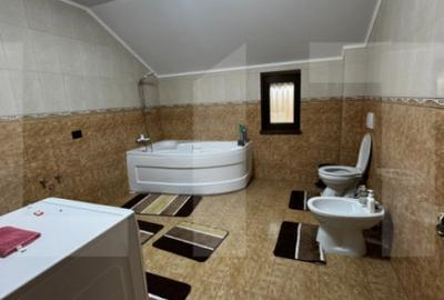 Casă cu 5 camere cu Teren 988 Mp în Central