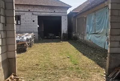 Casă cu 4 camere în Poienii de Jos - 4