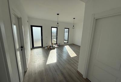 Casă cu 4 camere în Ișalnița - 5