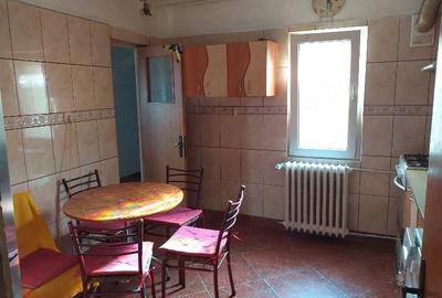 Apartament cu 3 camere decomandat în Pantelimon - 9