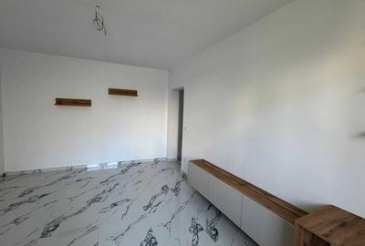 Decomandat, bucatarie inchisa. Curte. La asfalt. - 6